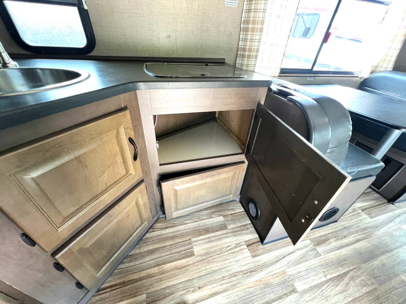 A photo of this 2019 Thor Motor Coach Majestic 28A