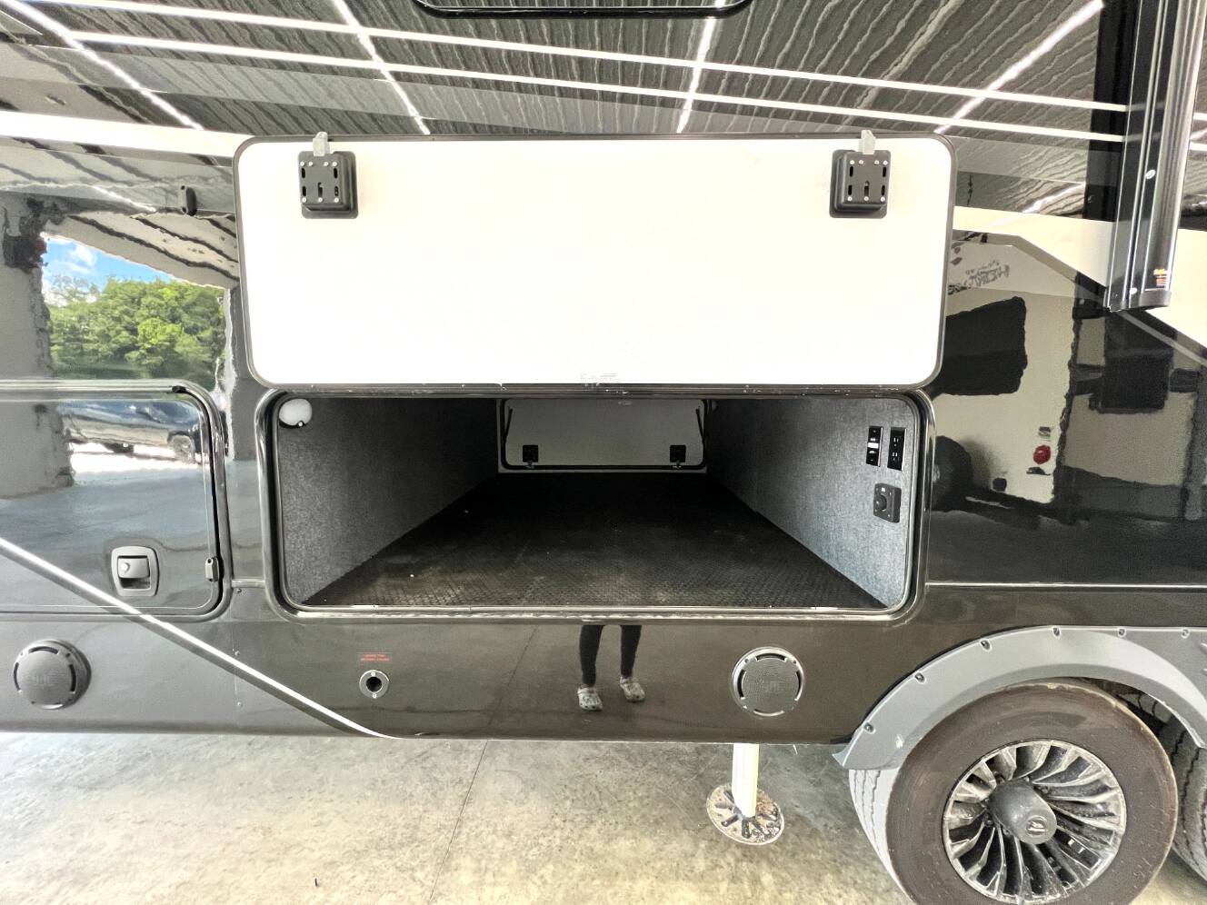 A photo of this 2026 Jayco Pinnacle 39FLOK
