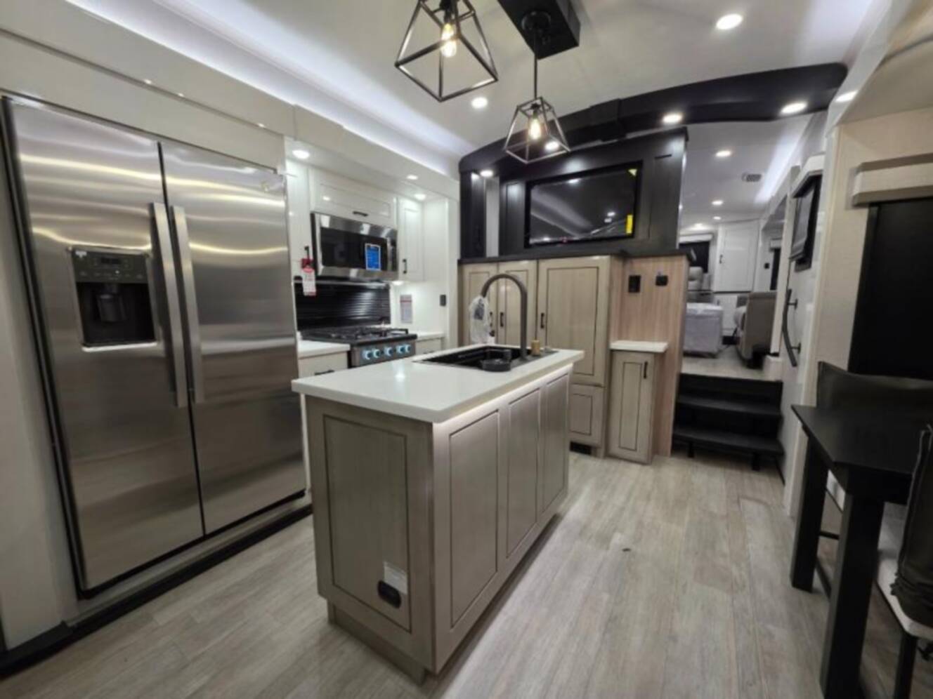 A photo of this 2026 Jayco Pinnacle 39FLOK