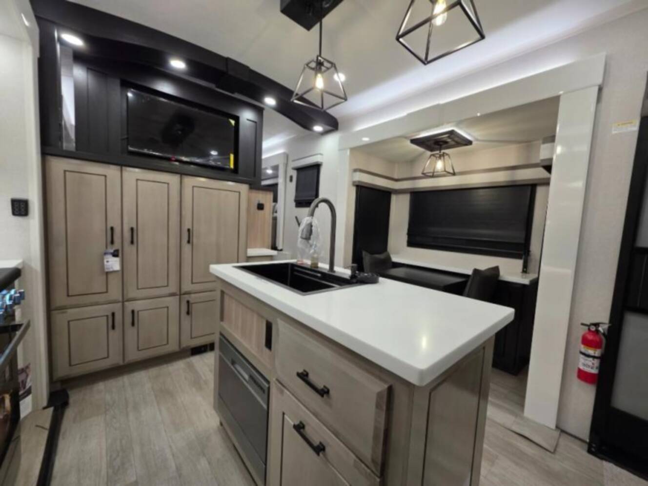 A photo of this 2026 Jayco Pinnacle 39FLOK