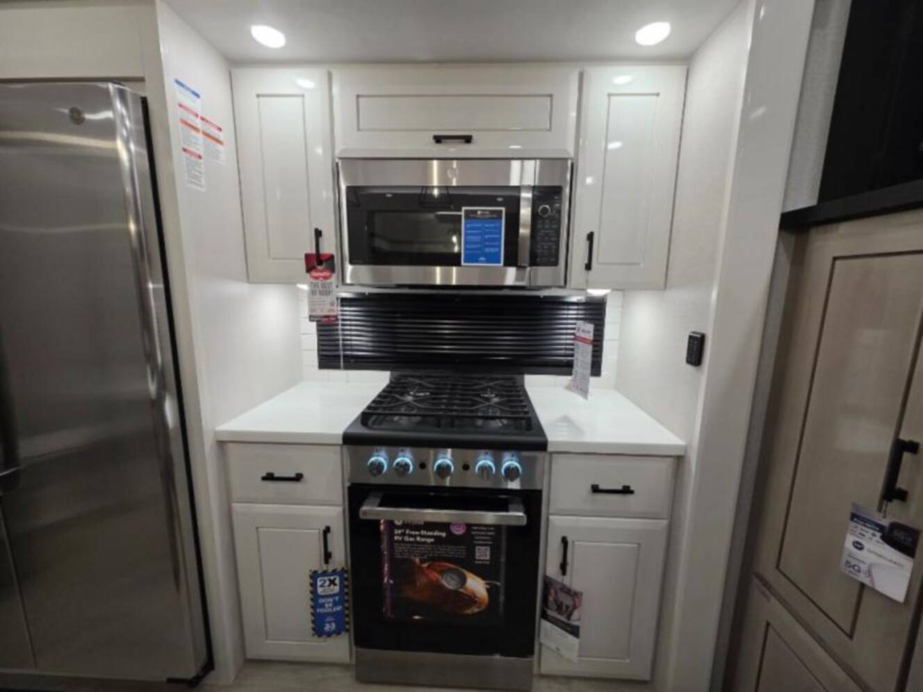 A photo of this 2026 Jayco Pinnacle 39FLOK