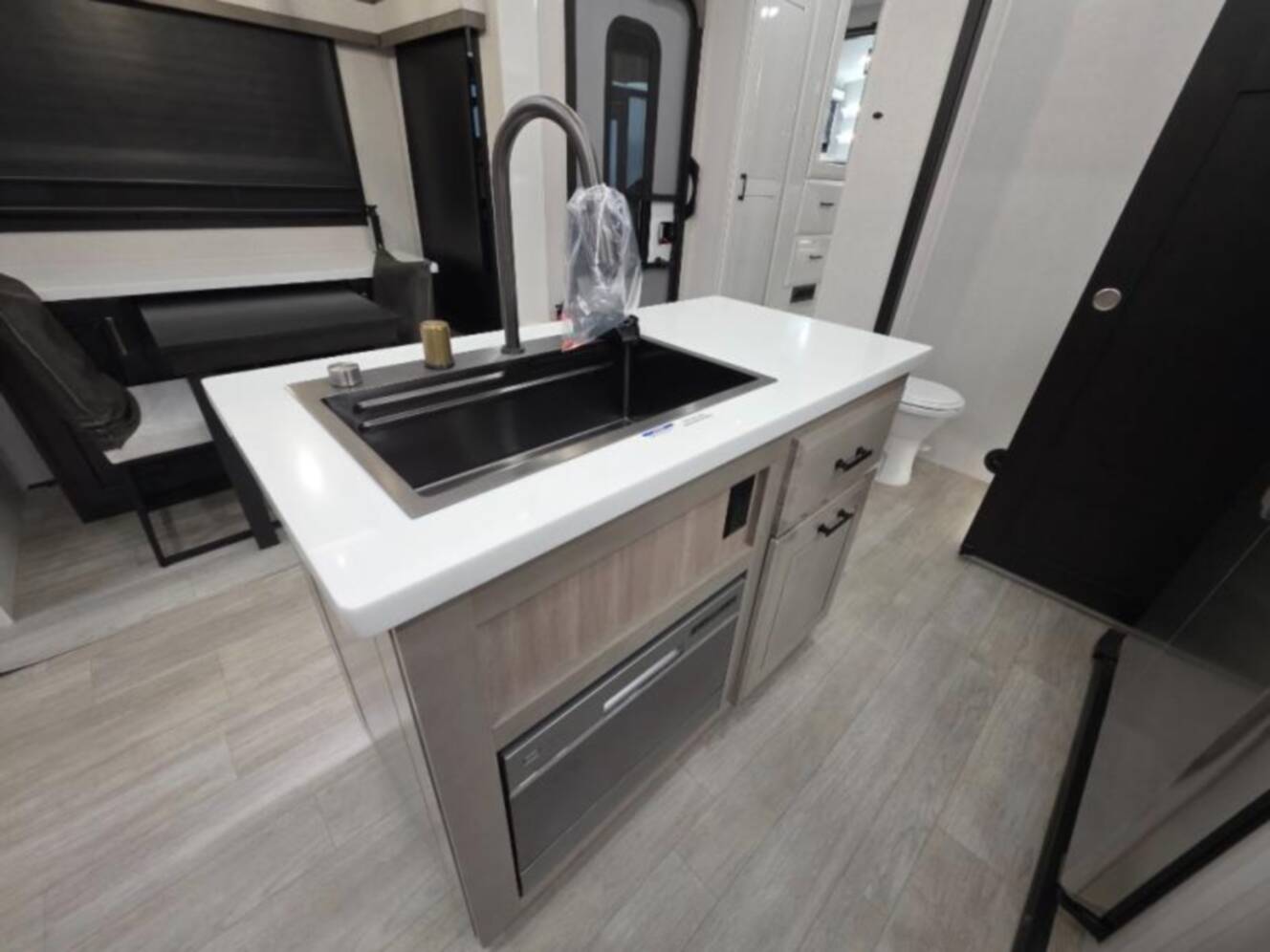 A photo of this 2026 Jayco Pinnacle 39FLOK