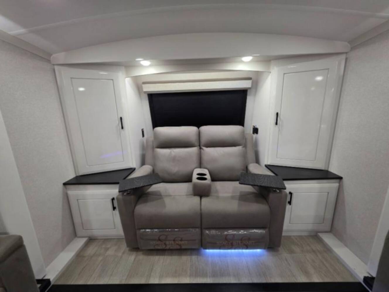 A photo of this 2026 Jayco Pinnacle 39FLOK