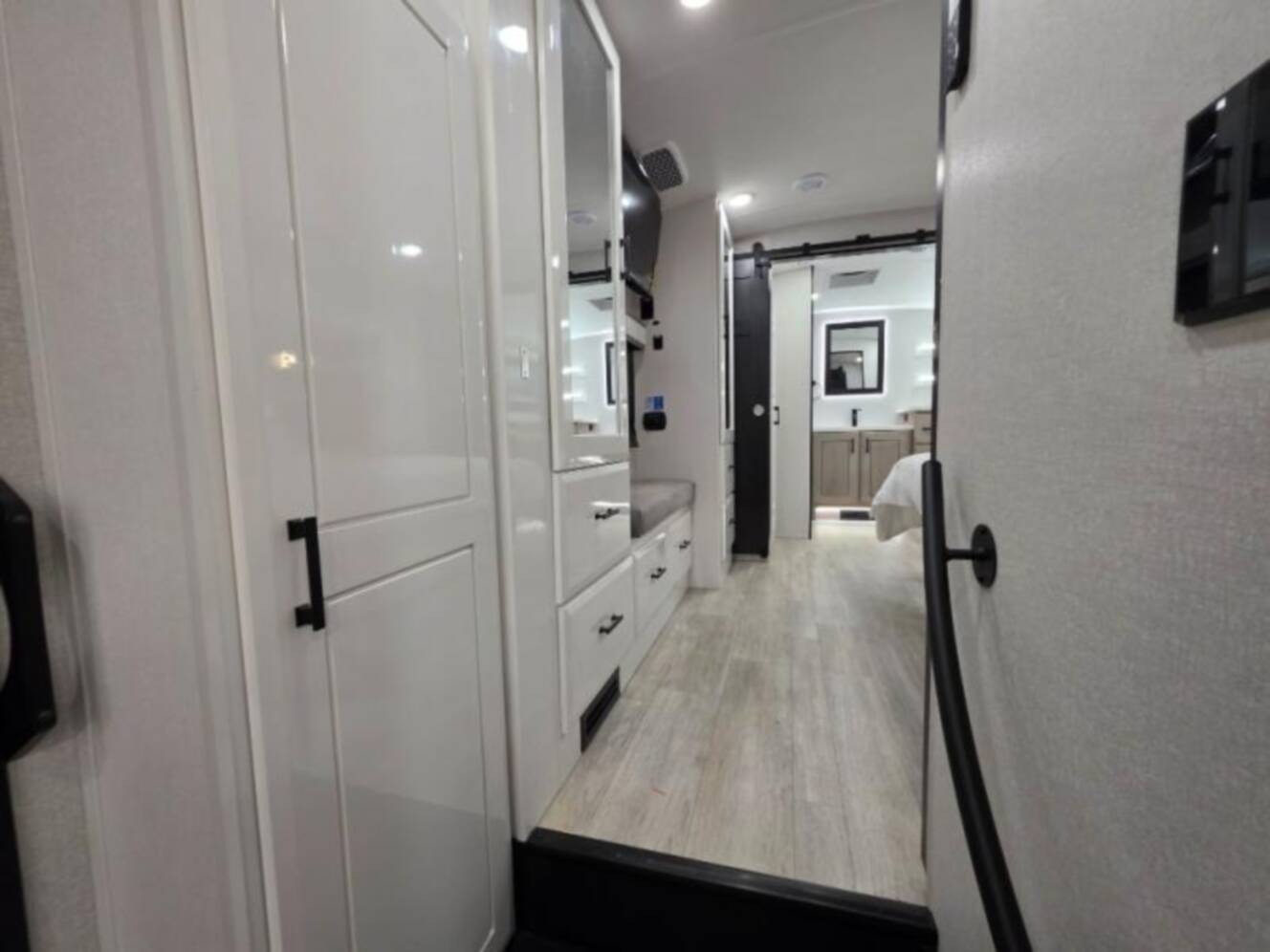A photo of this 2026 Jayco Pinnacle 39FLOK