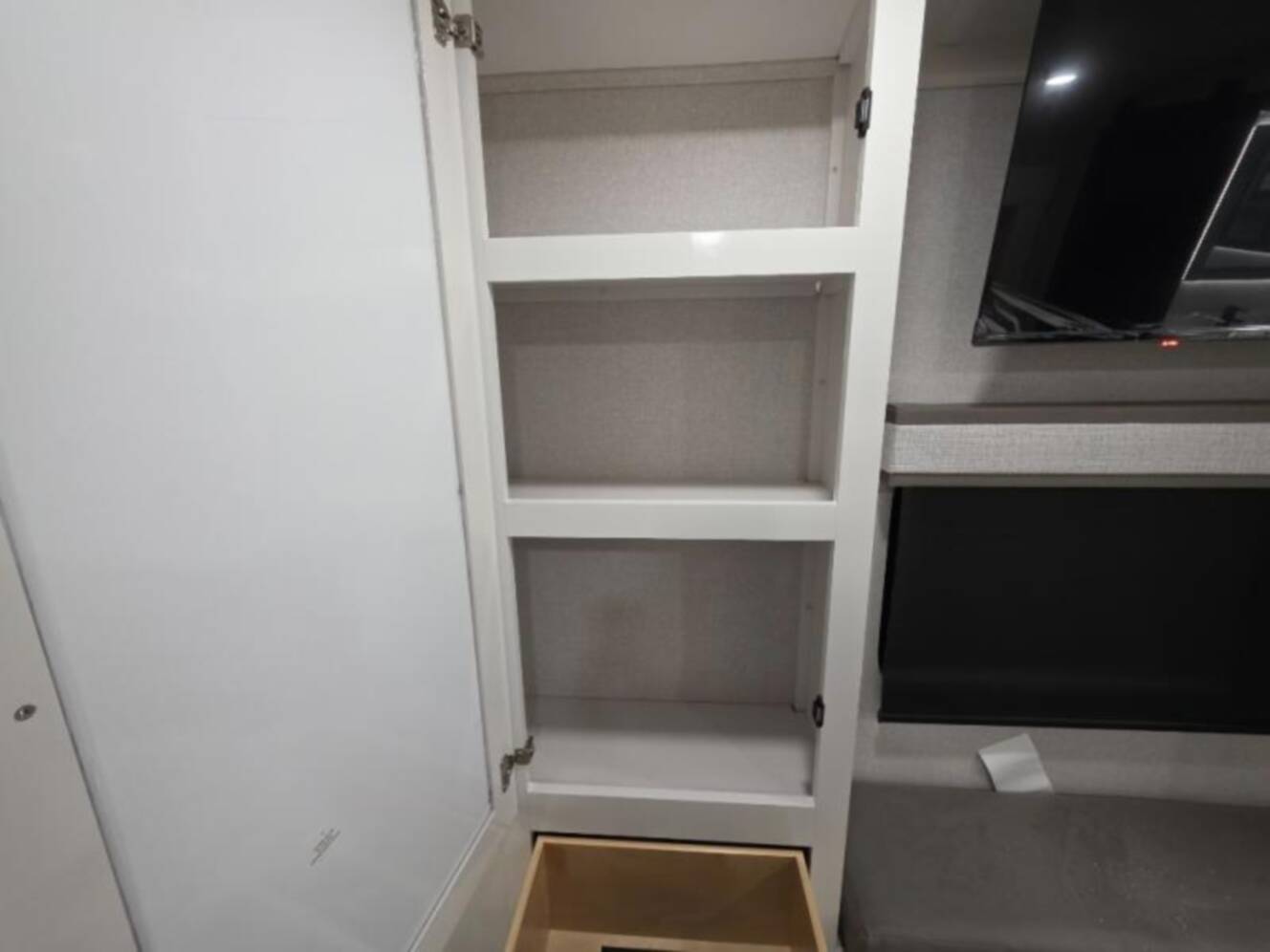 A photo of this 2026 Jayco Pinnacle 39FLOK