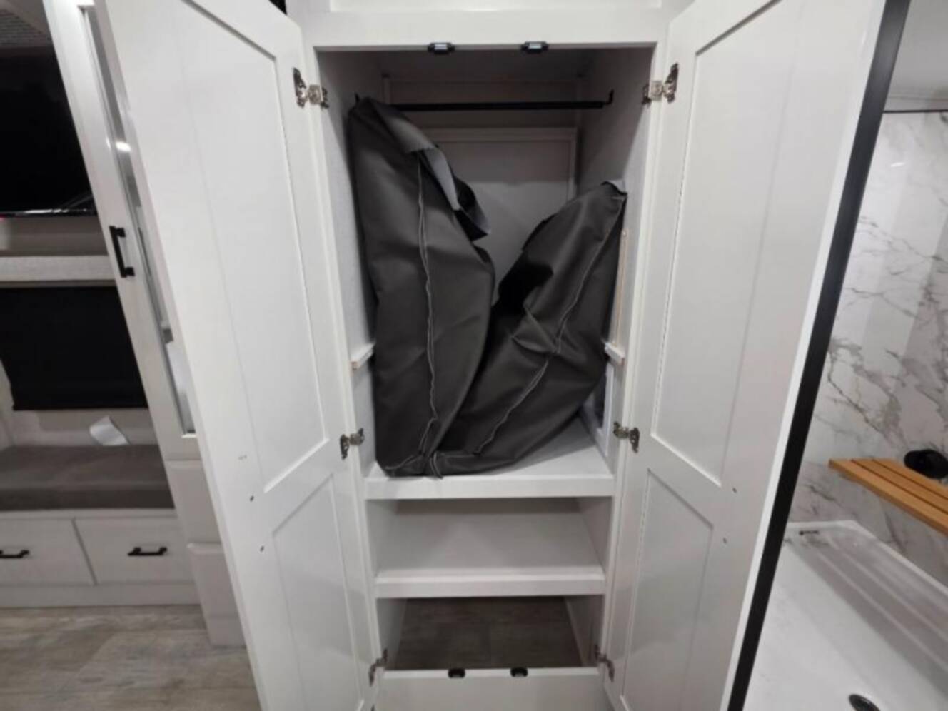 A photo of this 2026 Jayco Pinnacle 39FLOK