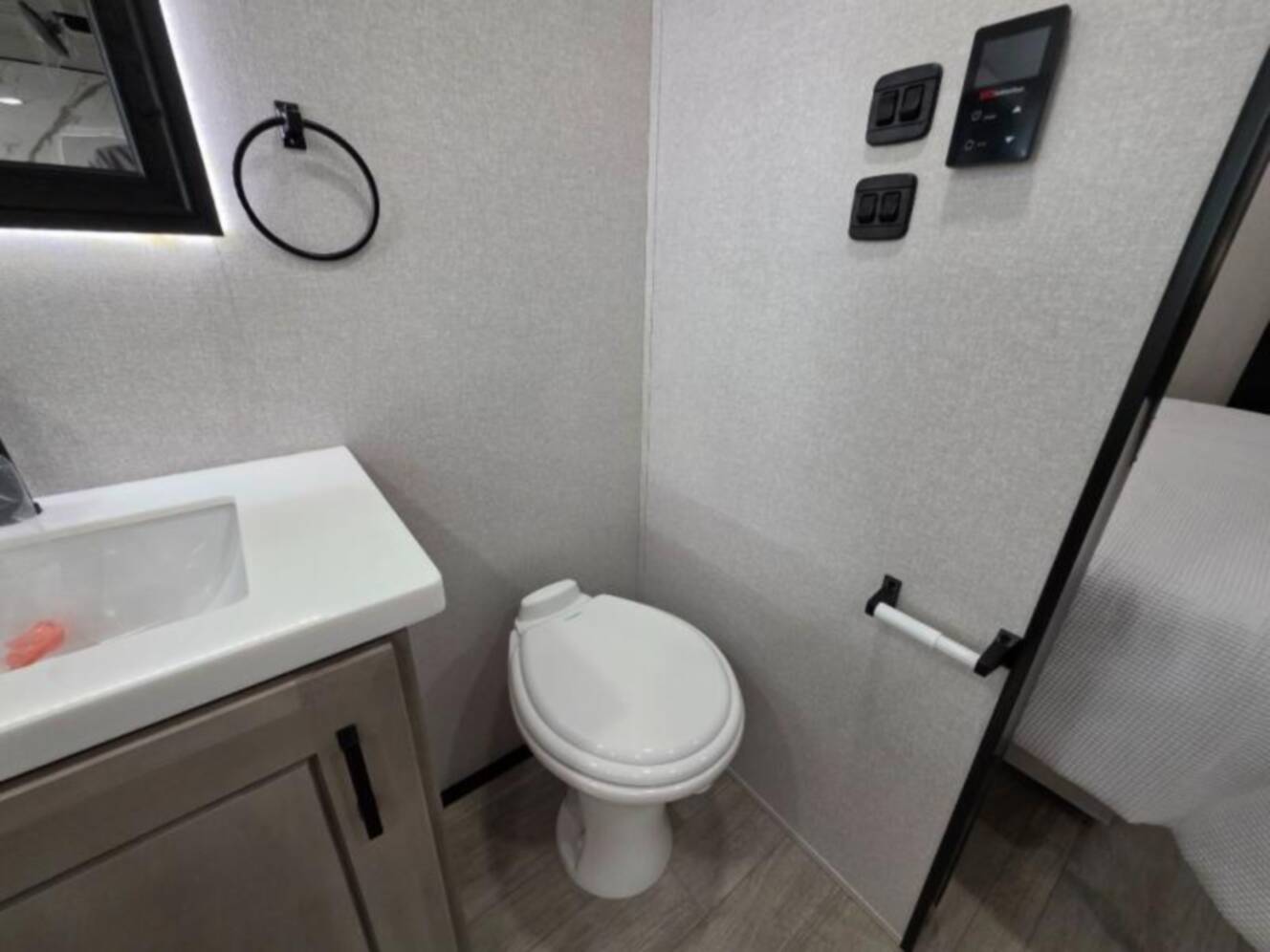 A photo of this 2026 Jayco Pinnacle 39FLOK