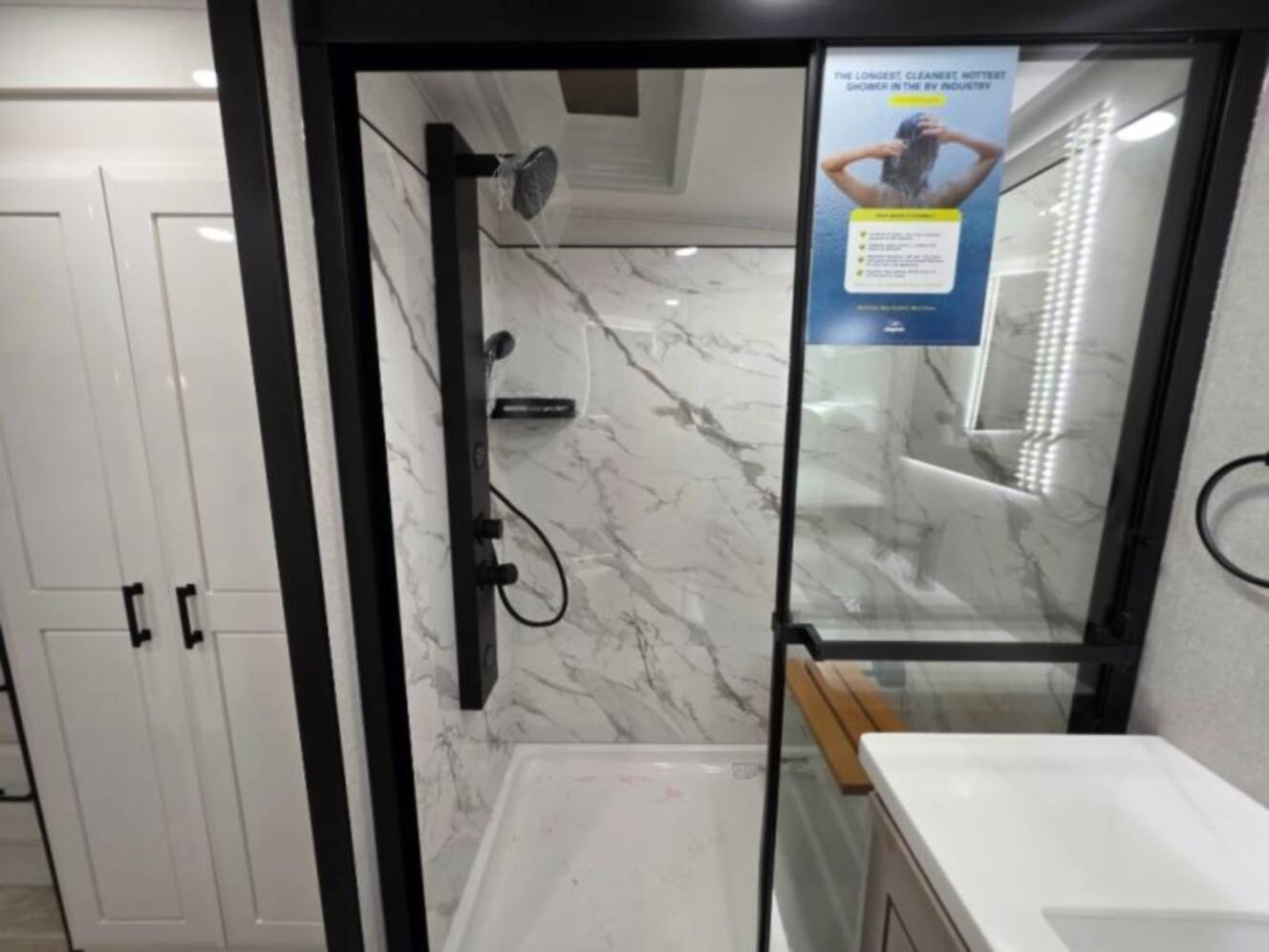 A photo of this 2026 Jayco Pinnacle 39FLOK