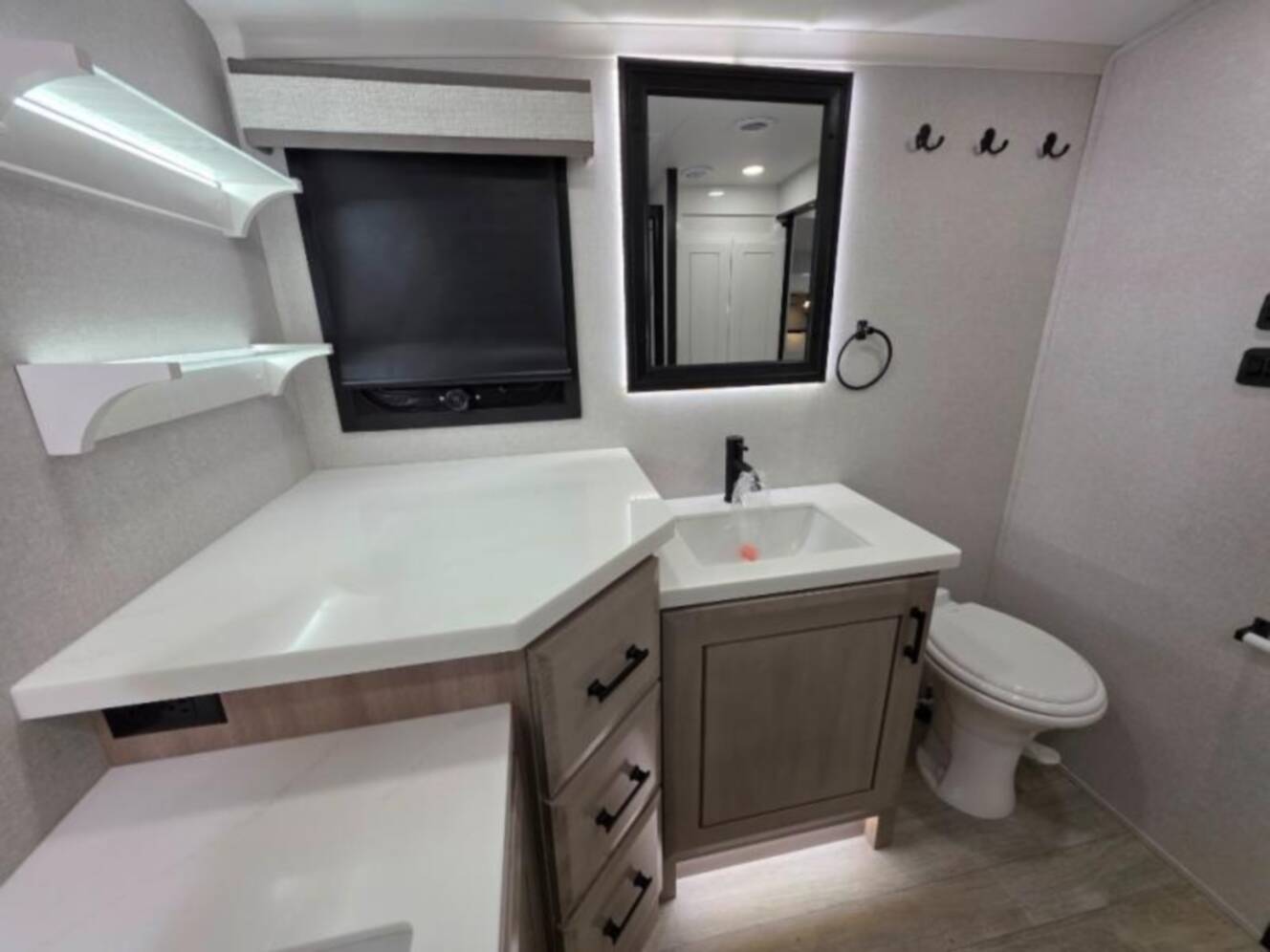 A photo of this 2026 Jayco Pinnacle 39FLOK