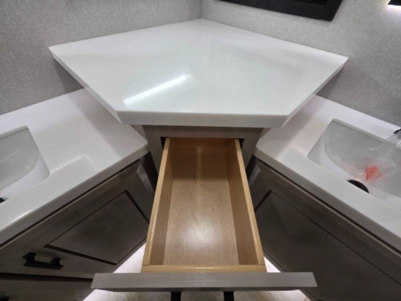 A photo of this 2026 Jayco Pinnacle 39FLOK