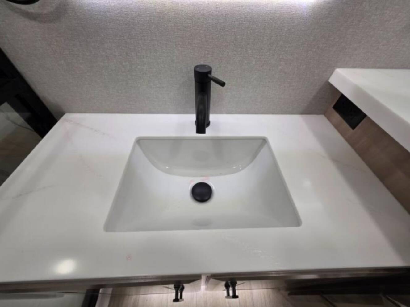 A photo of this 2026 Jayco Pinnacle 39FLOK
