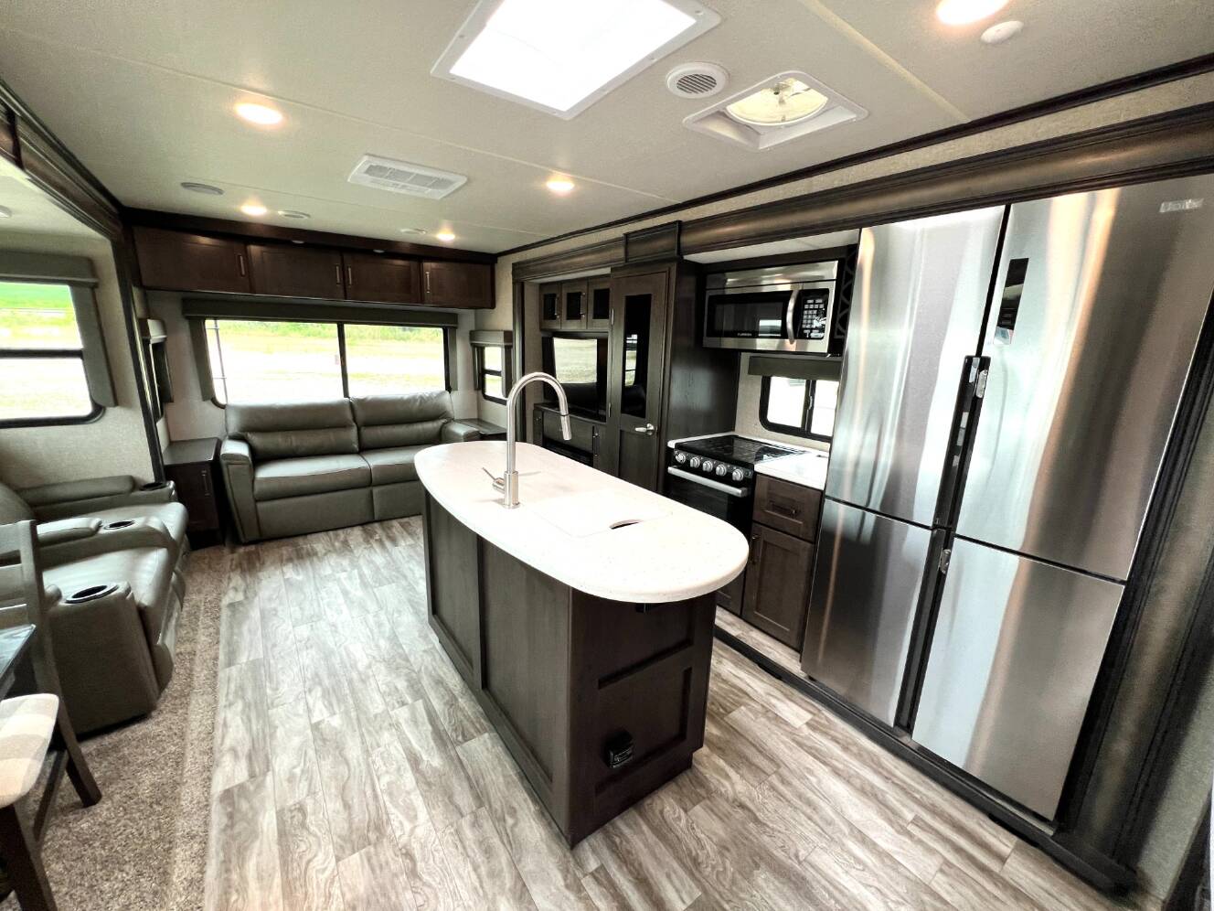 A photo of this 2022 Grand Design Reflection 315RLTS