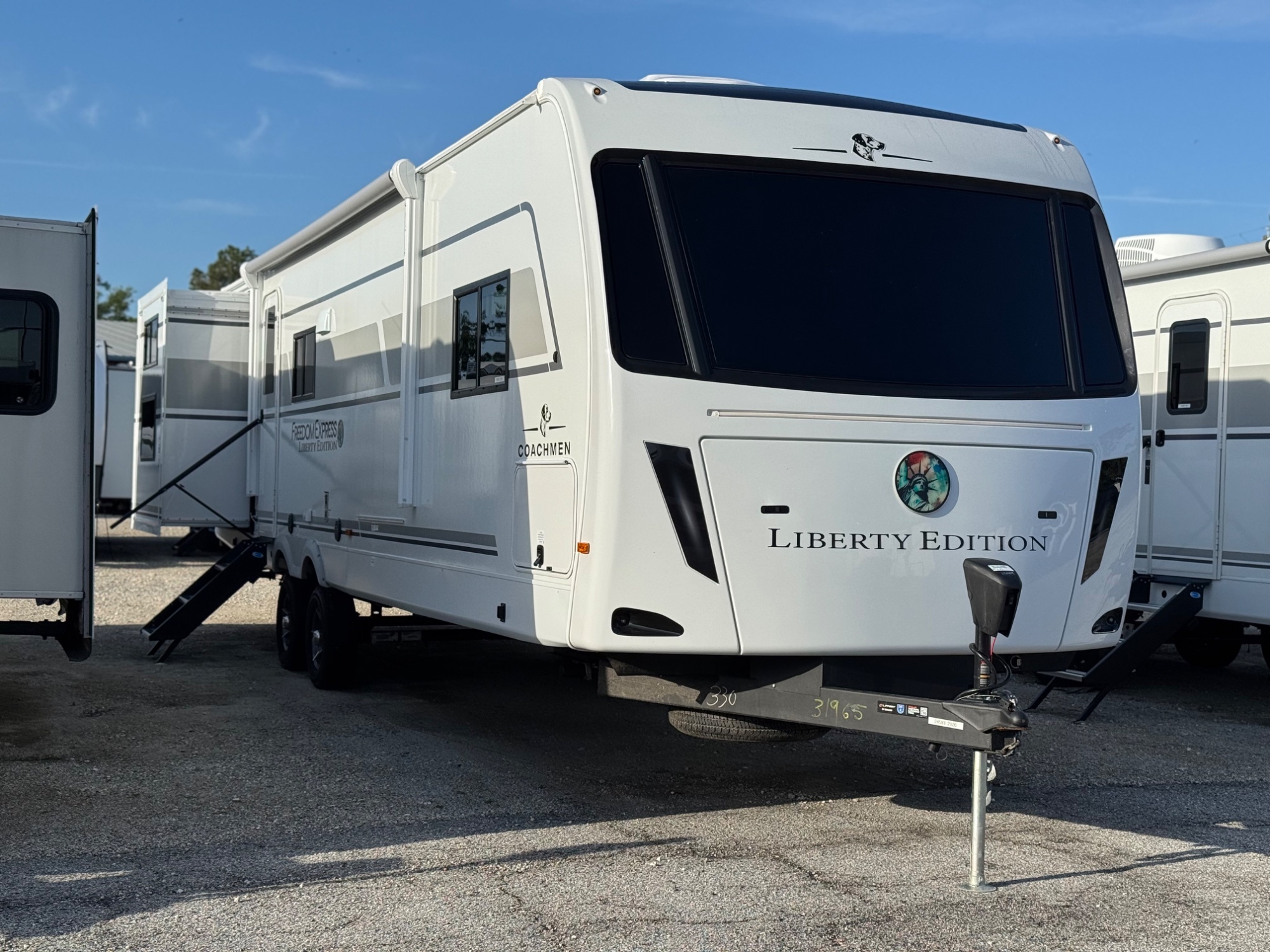 2026 Coachmen Freedom Express Ultra Lite 330BHJJLE in bradenton FL