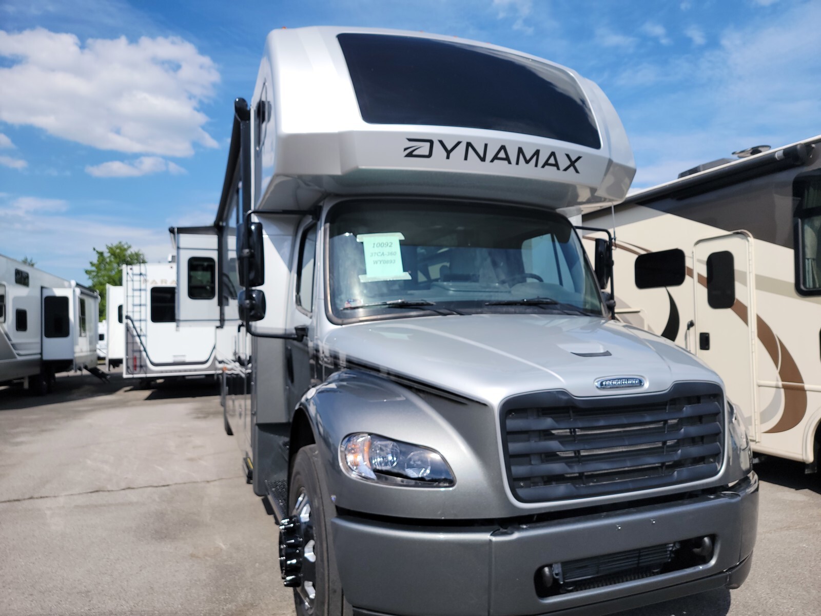 2027 Dynamax Europa S 37CA in christiana TN