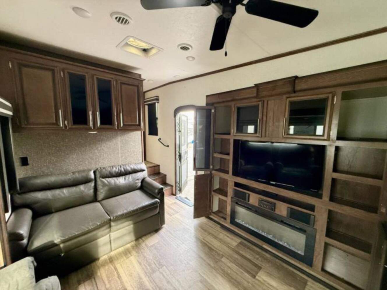 A photo of this 2021 K-Z Durango 321RKT
