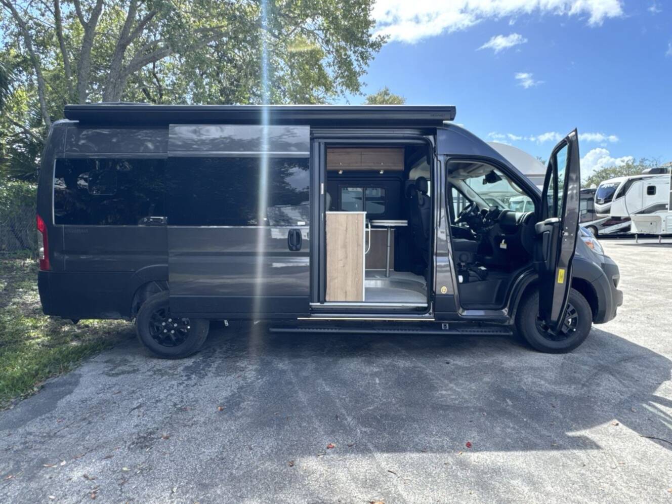 A photo of this 2026 Airstream Rangeline Rangeline