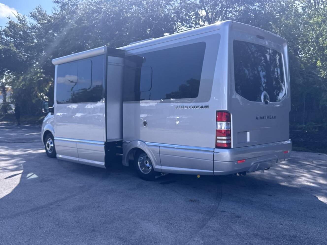 A photo of this 2026 Airstream Atlas MS