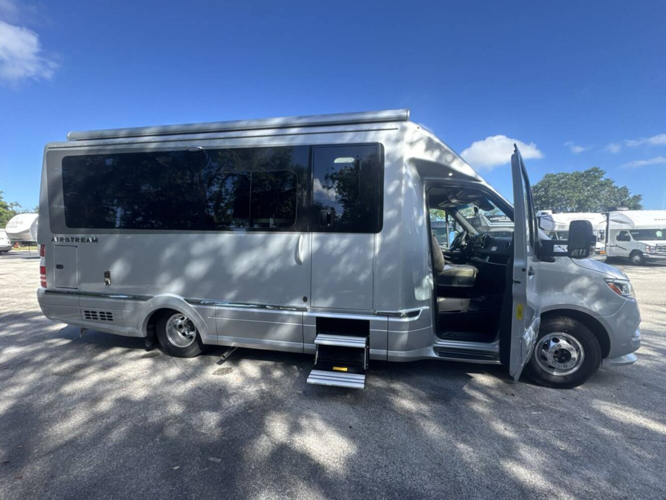 A photo of this 2026 Airstream Atlas MS