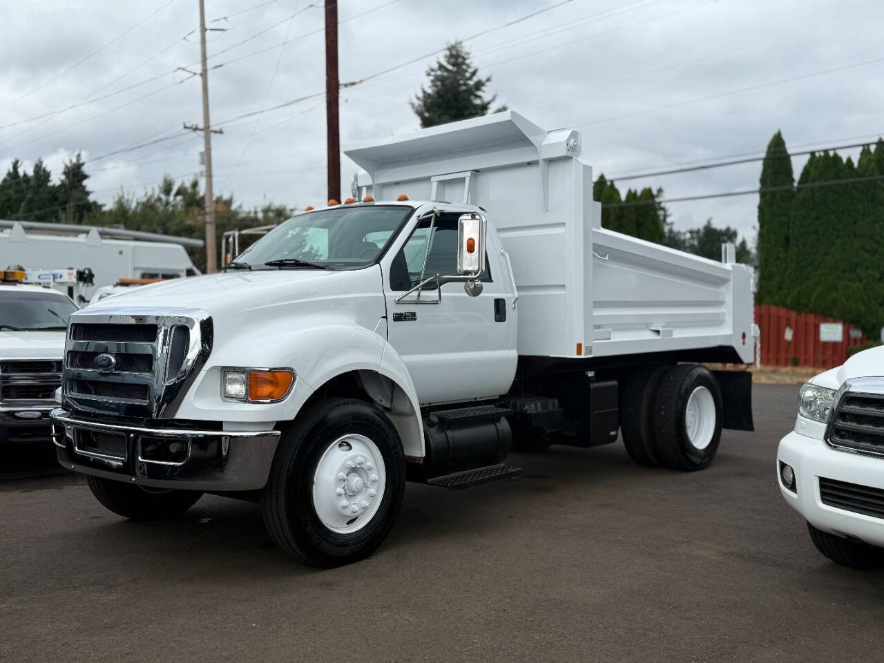 2010 FORD F750 in Tualatin, OR