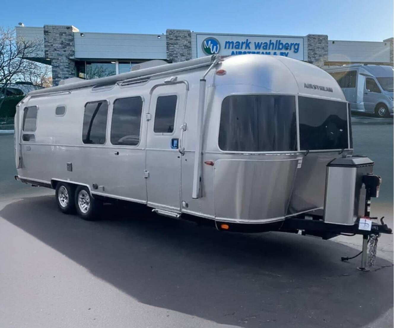 A photo of this 2026 Airstream Classic 28RB Queen