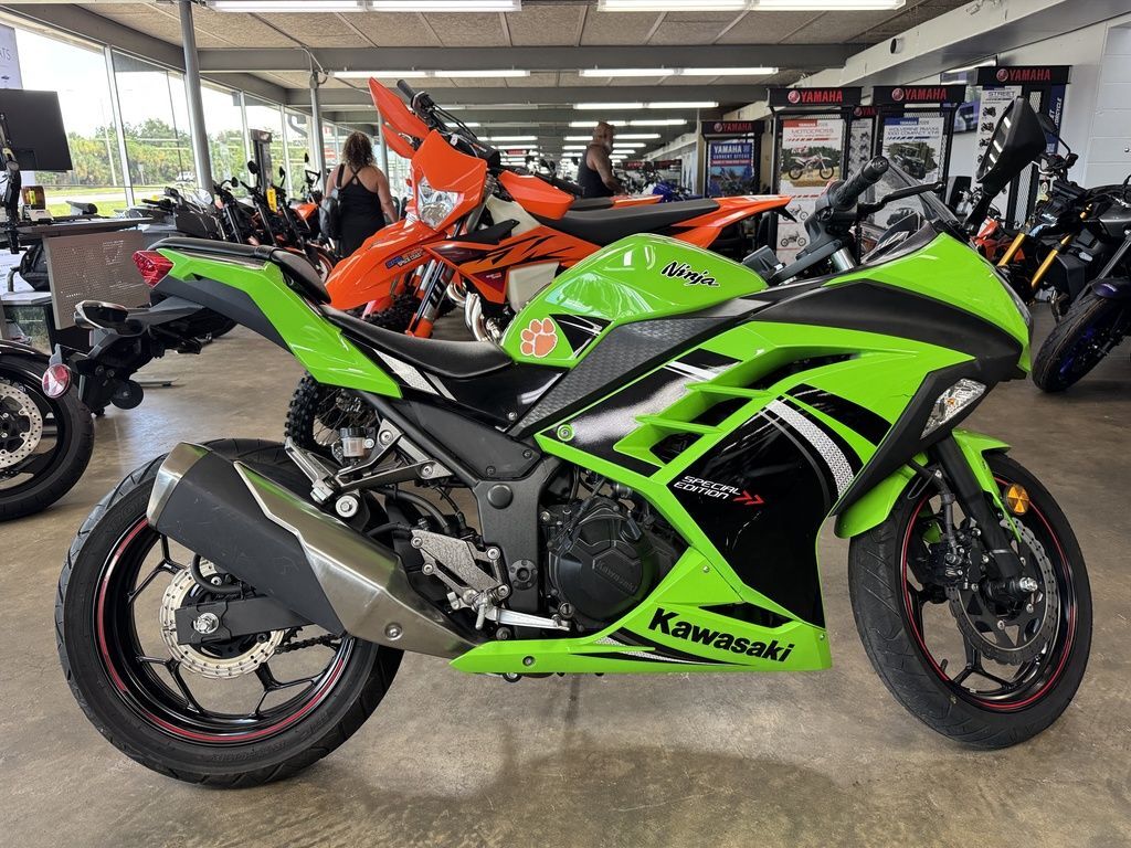 2014 Kawasaki Ninja® 300 SE 300 SE in Titusville, FL