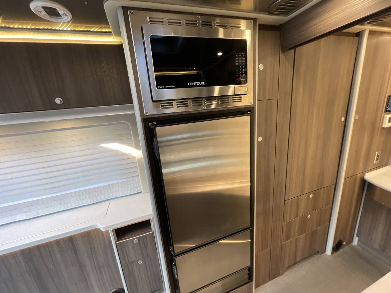 A photo of this 2022 Airstream ATLAS MURPHY SUITE