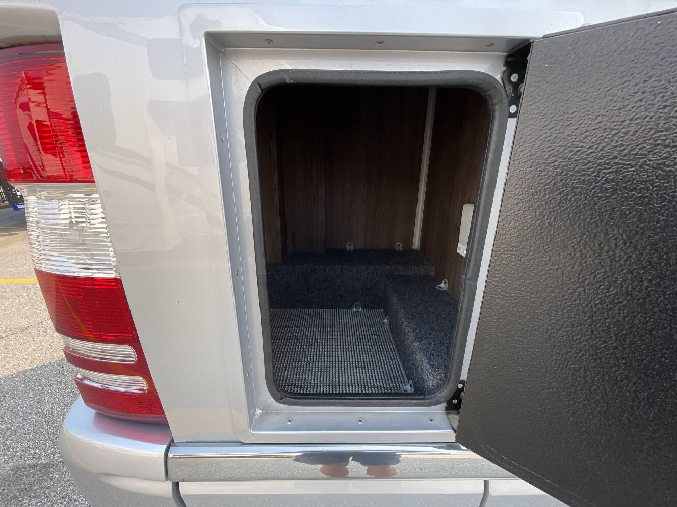 A photo of this 2022 Airstream ATLAS MURPHY SUITE
