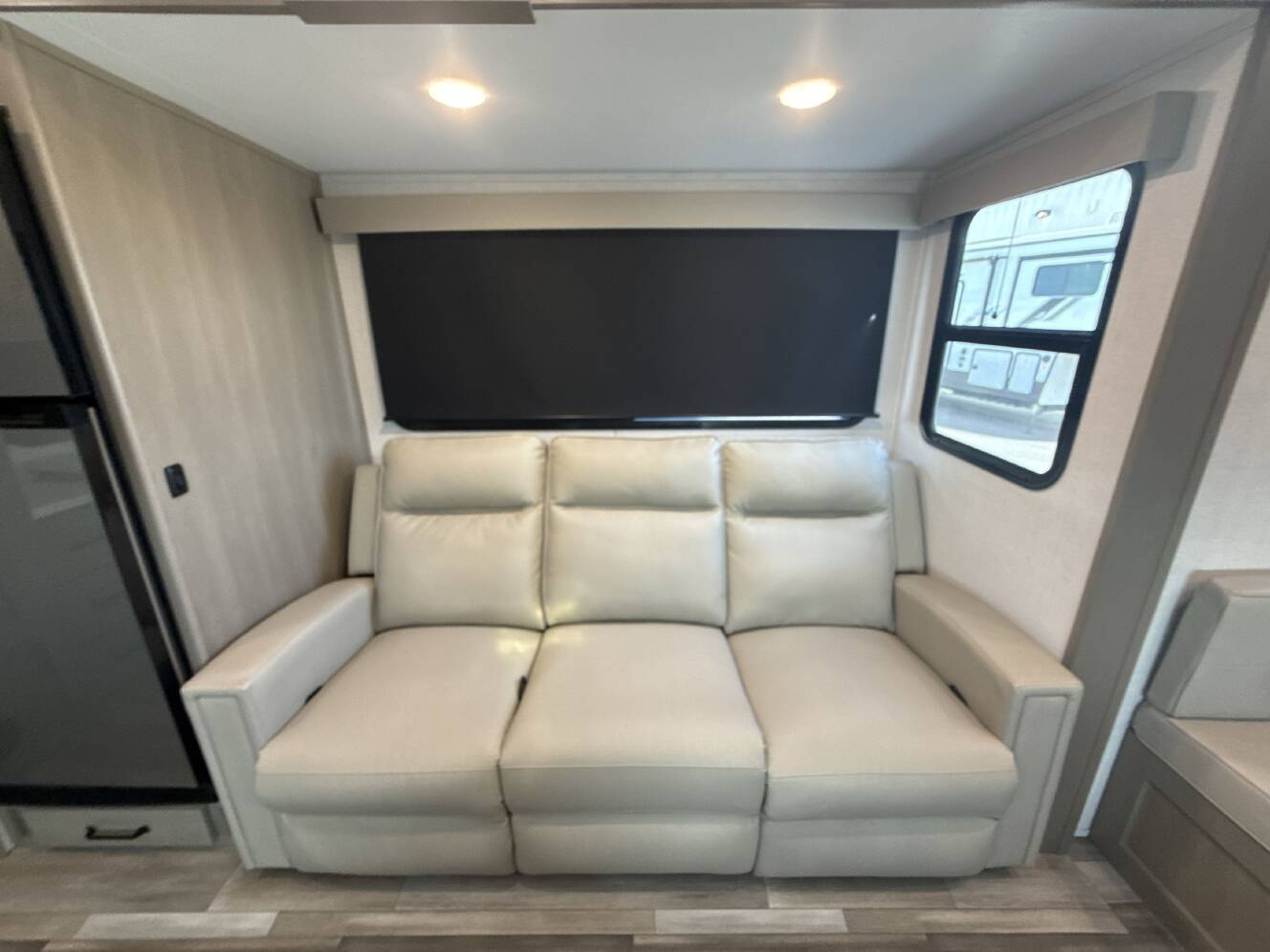 A photo of this 2025 Grand Design REFLECTION 150 SERIES 270BN