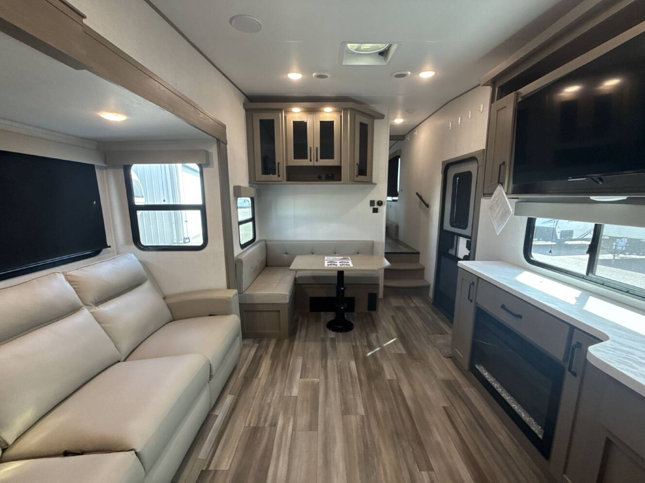 A photo of this 2025 Grand Design REFLECTION 150 SERIES 270BN