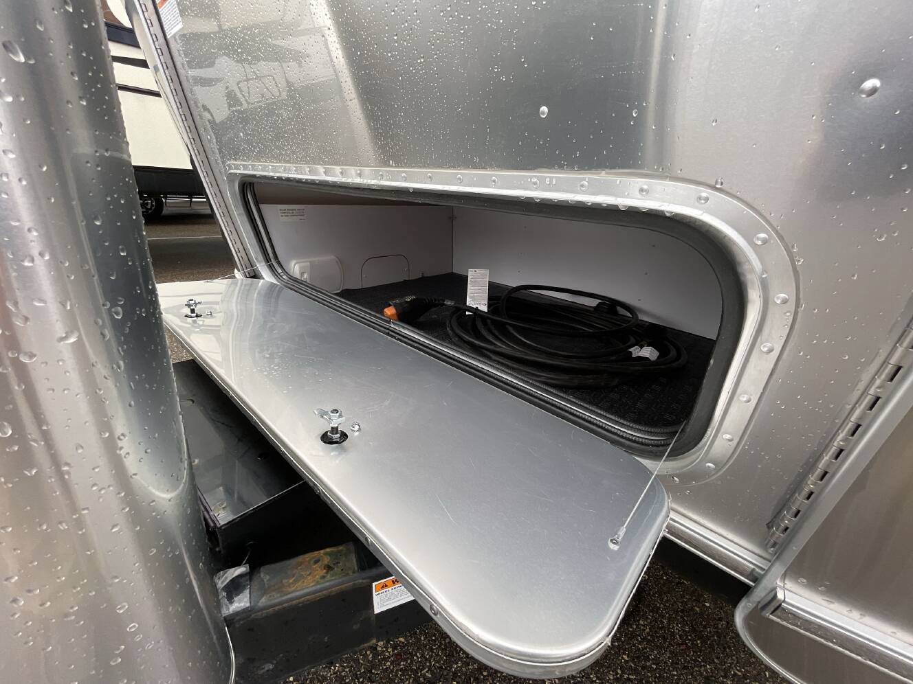 A photo of this 2022 Airstream FLYING CLOUD 27FB QUEEN