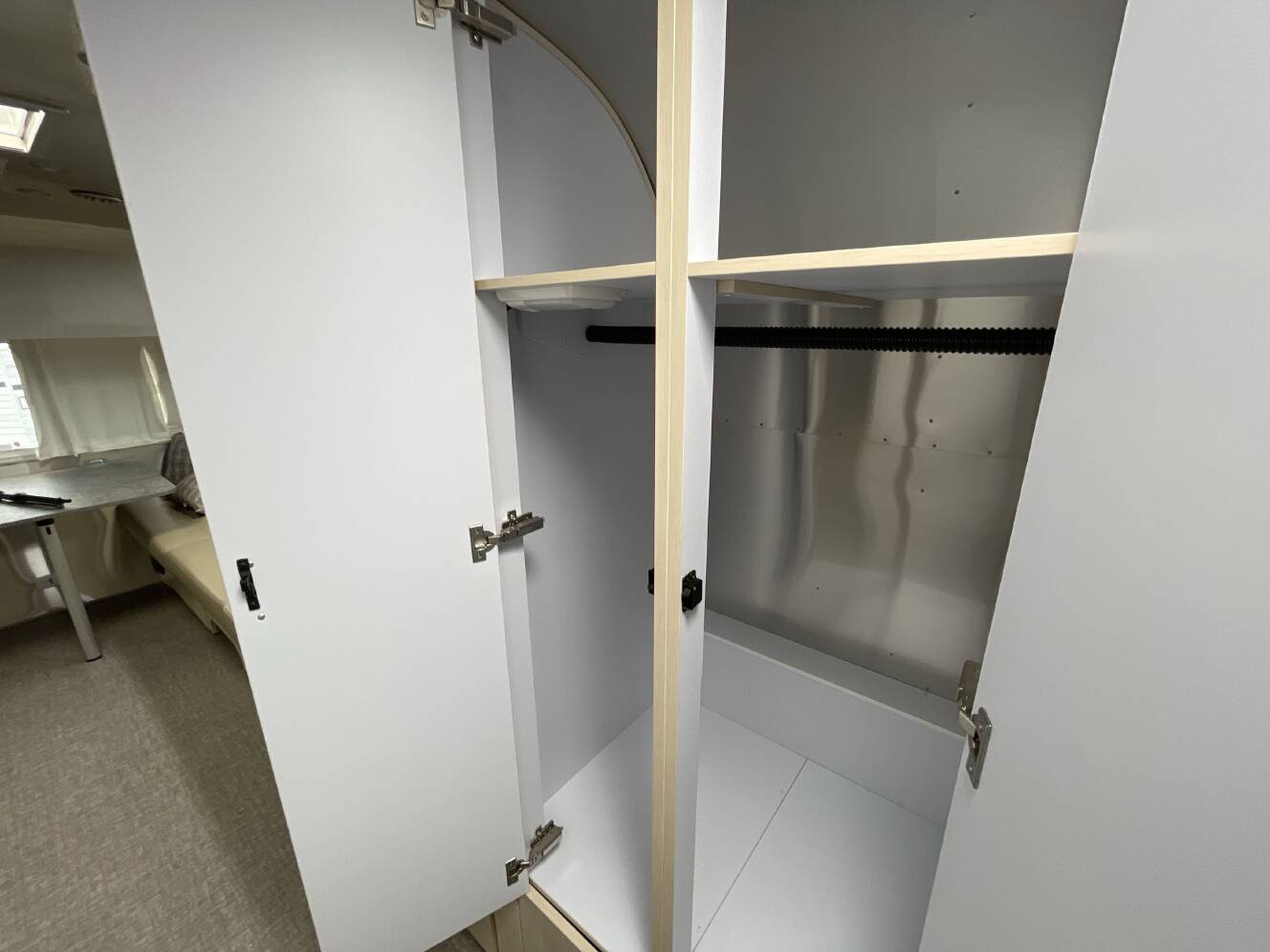 A photo of this 2022 Airstream FLYING CLOUD 27FB QUEEN