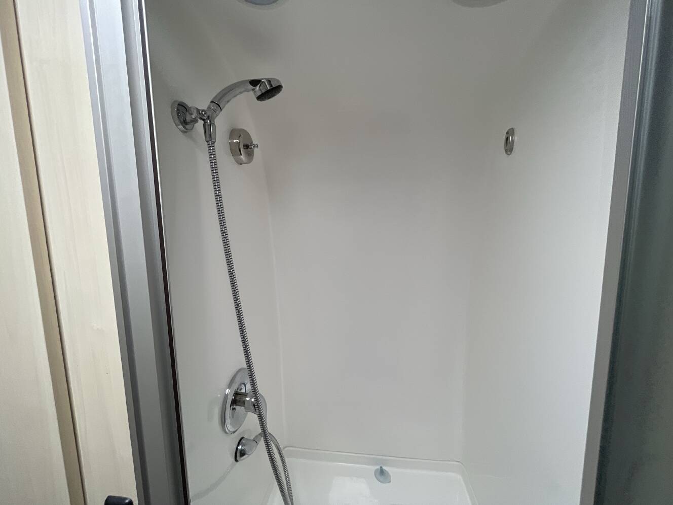 A photo of this 2022 Airstream FLYING CLOUD 27FB QUEEN