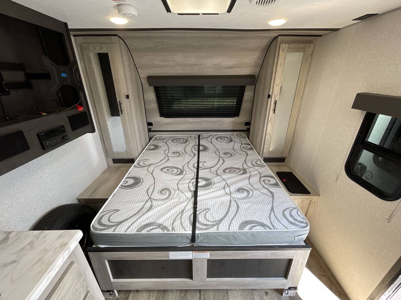 A photo of this 2021 K-Z Rv CONNECT SE 210MBKSE
