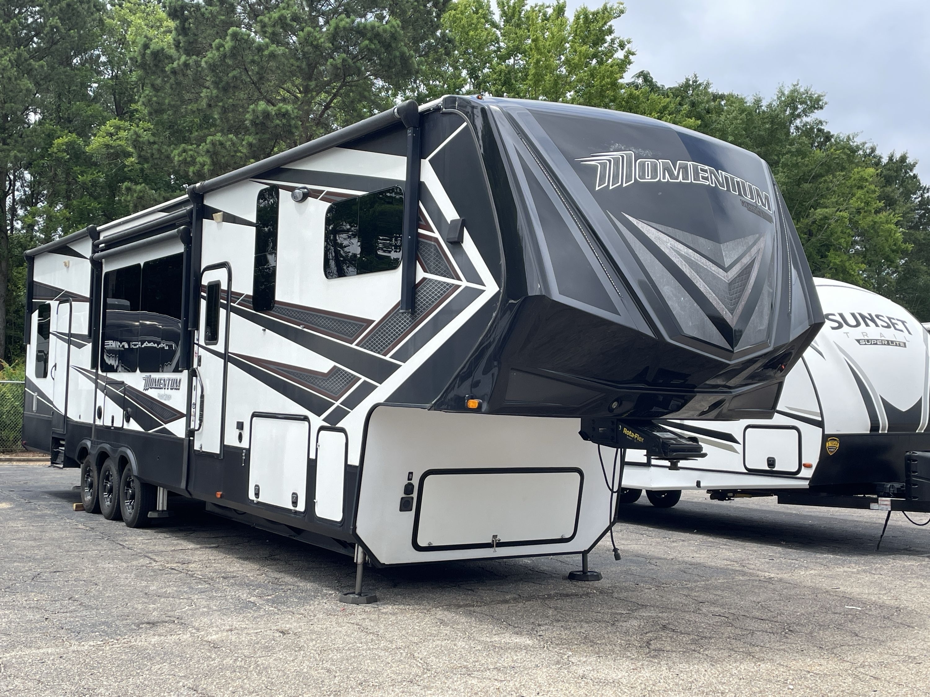 2020 Grand Design MOMENTUM 397TH in dothan AL