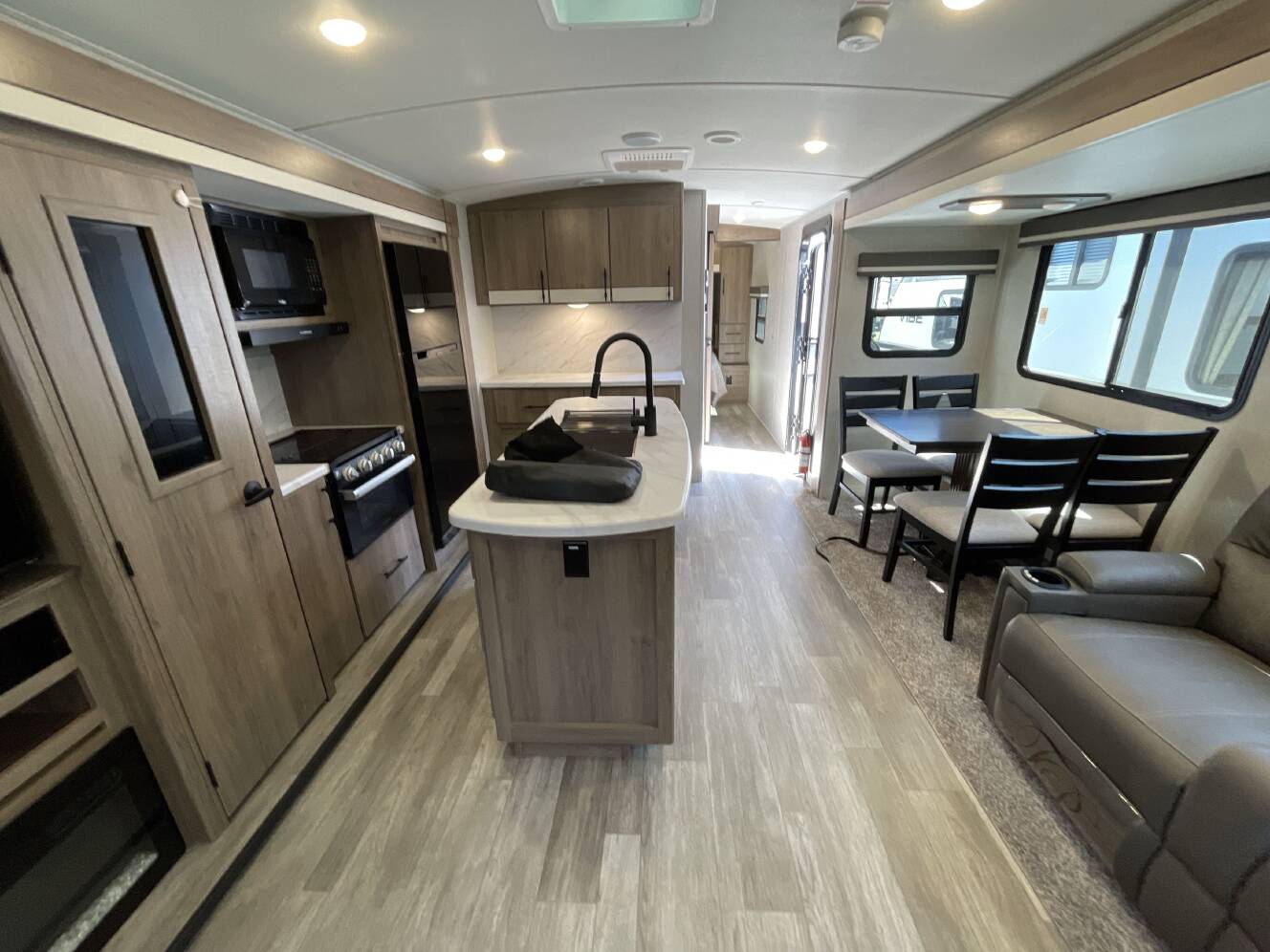 A photo of this 2023 Grand Design IMAGINE 2970RL
