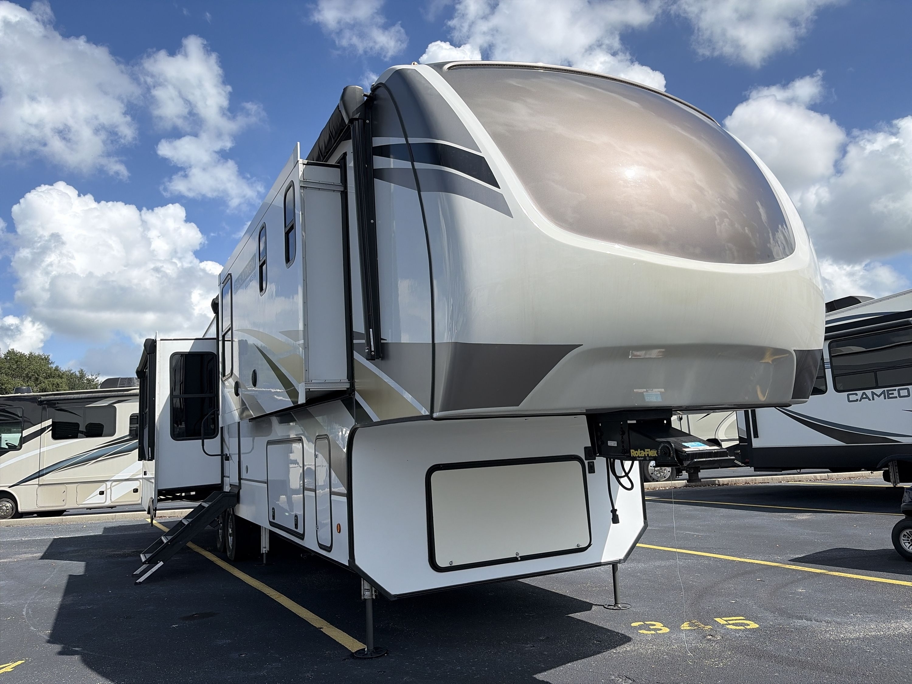 2021 Alliance PARADIGM 370FB in bartow FL
