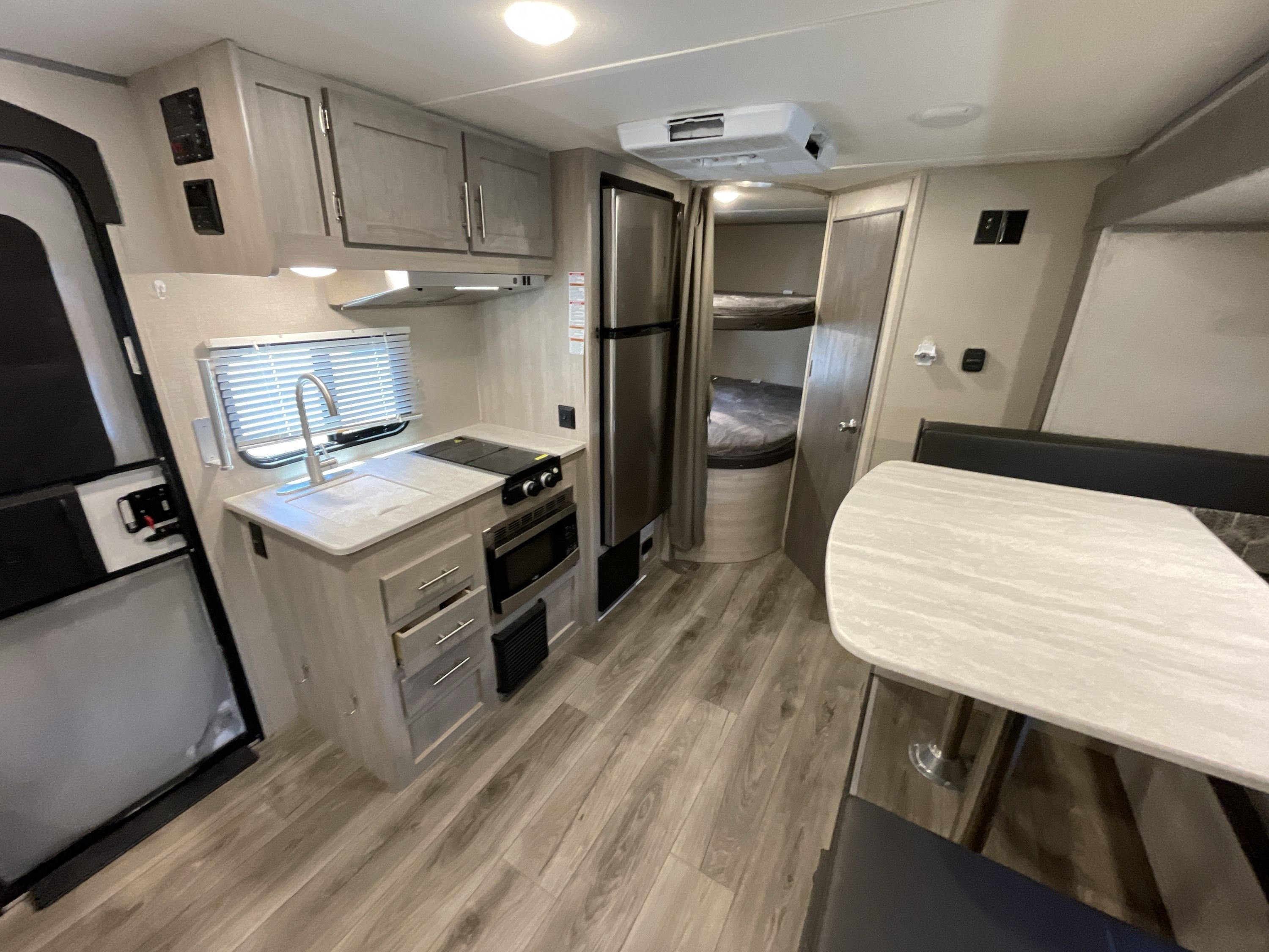 2022 Coachmen CATALINA SUMMIT 184BHS in wentzville MO
