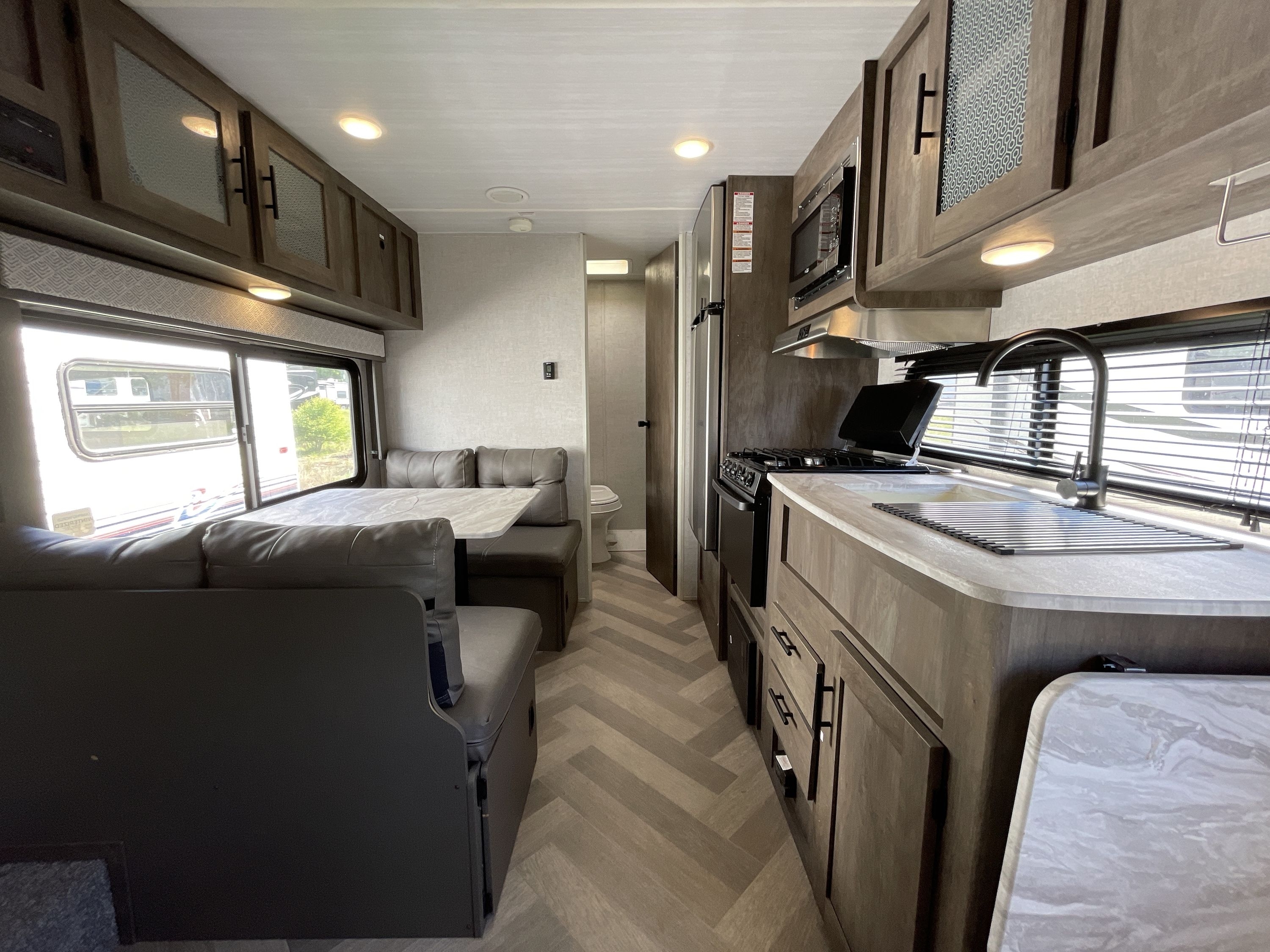 2021 Forest River SALEM CRUISE LITE 241QBXL in west hatfield MA
