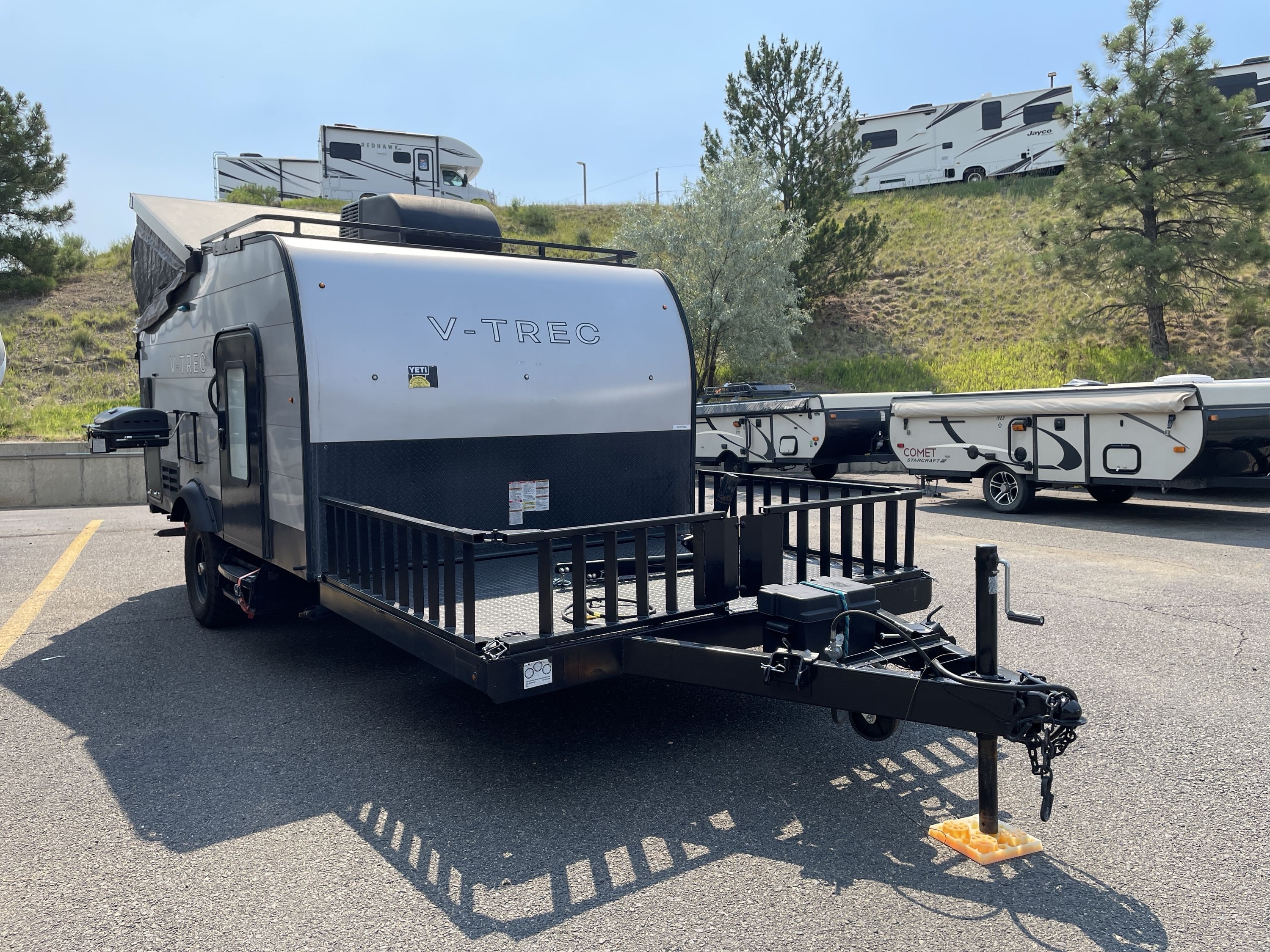 2019 Coachmen VIKING V-TREC V3 in golden CO