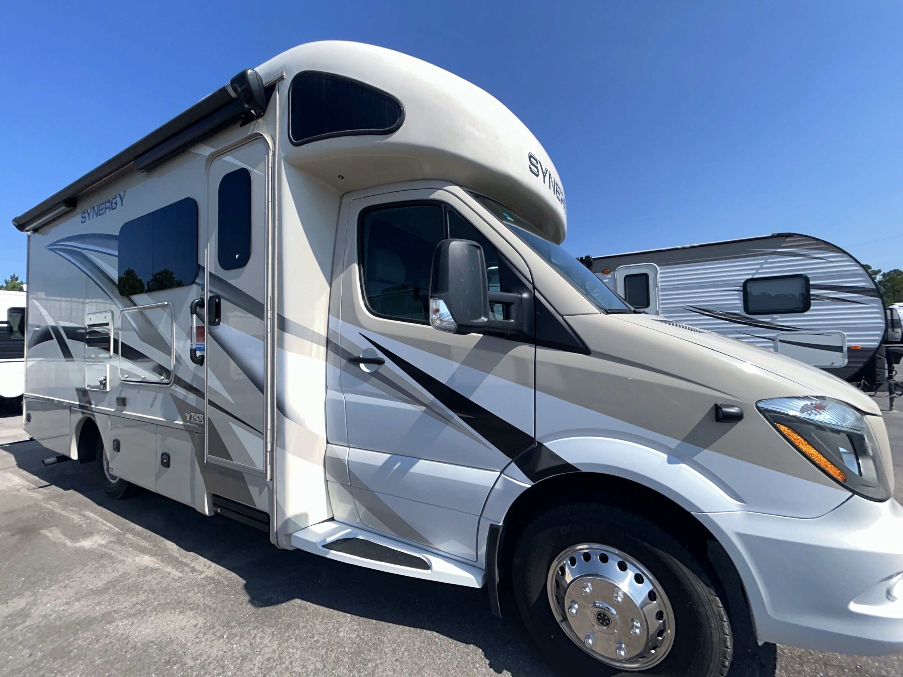 2019 Thor SYNERGY 24SS RV