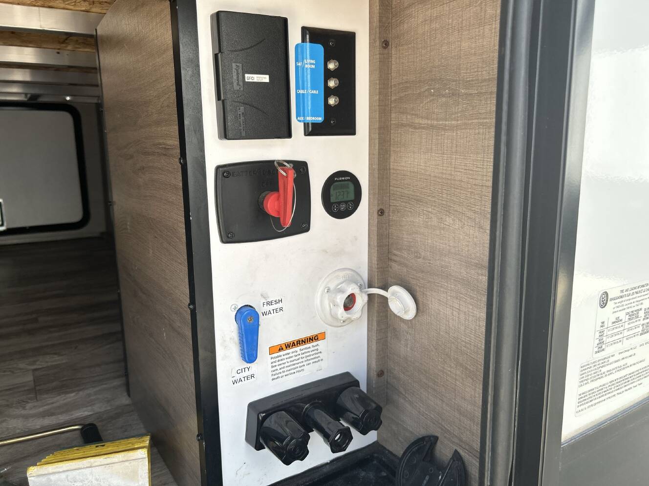 A photo of this 2023 Grand Design IMAGINE 2800BH