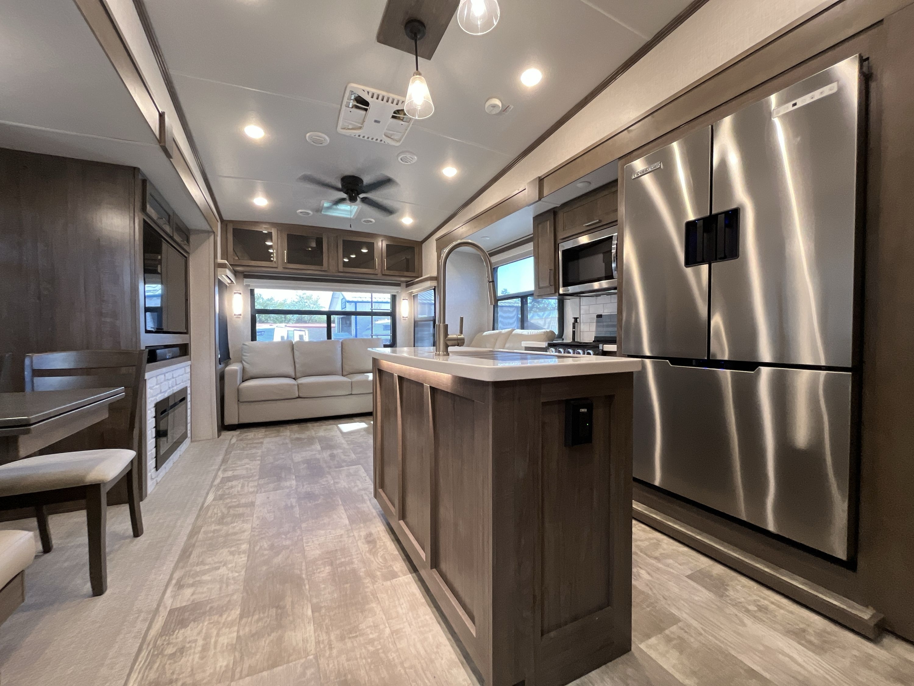 2023 Forest River ROCKWOOD SIGNATURE ULTRA LITE 8288SB in bend OR