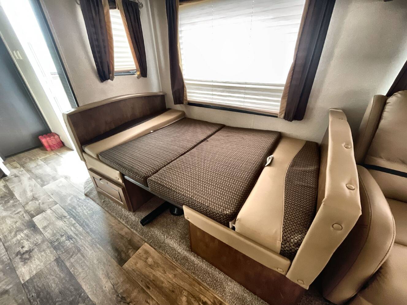 A photo of this 2018 Forest River SALEM 27REI