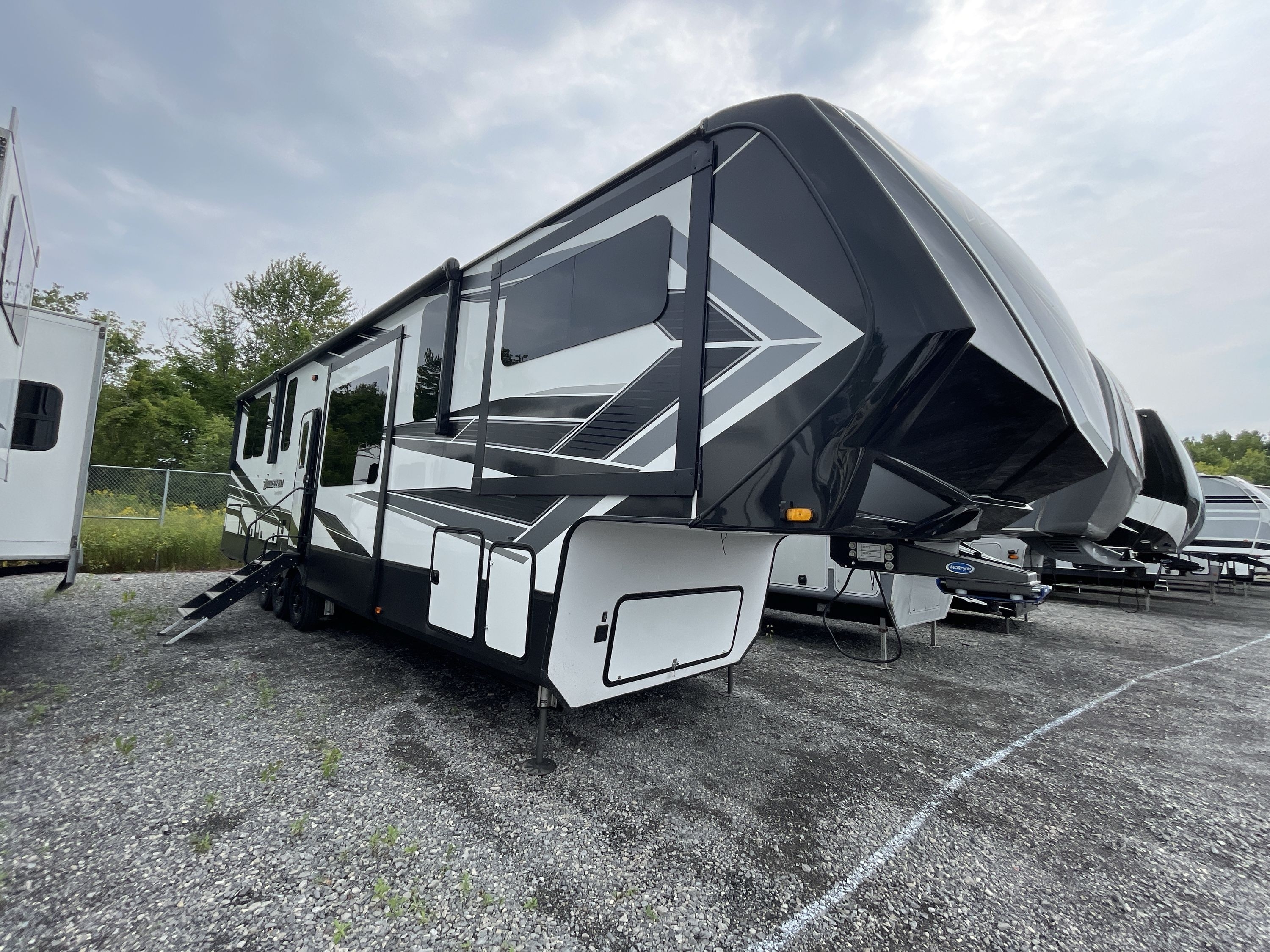 2020 Grand Design MOMENTUM 376THS in cicero NY