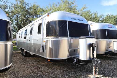 2022 Airstream Classic 33FB in ft. myers FL