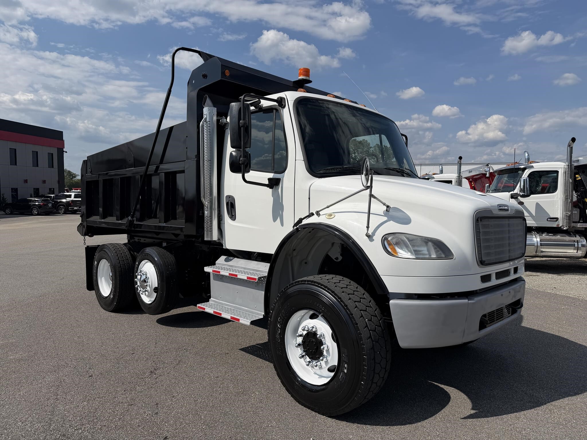 2014 FREIGHTLINER BUSINESS CLASS M2 106 in Chatham, VA