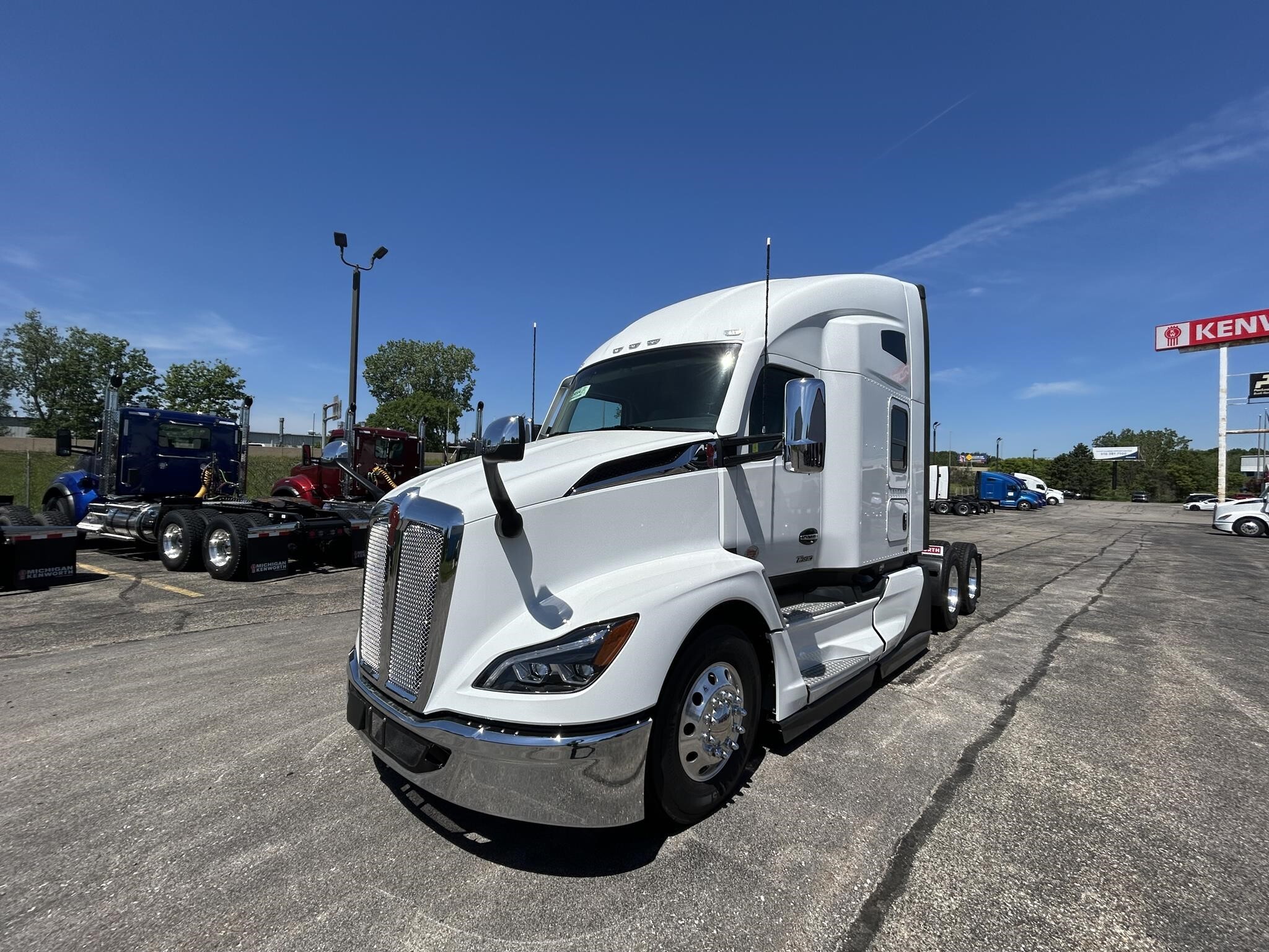 2027 KENWORTH T680 in Grand Rapids, MI