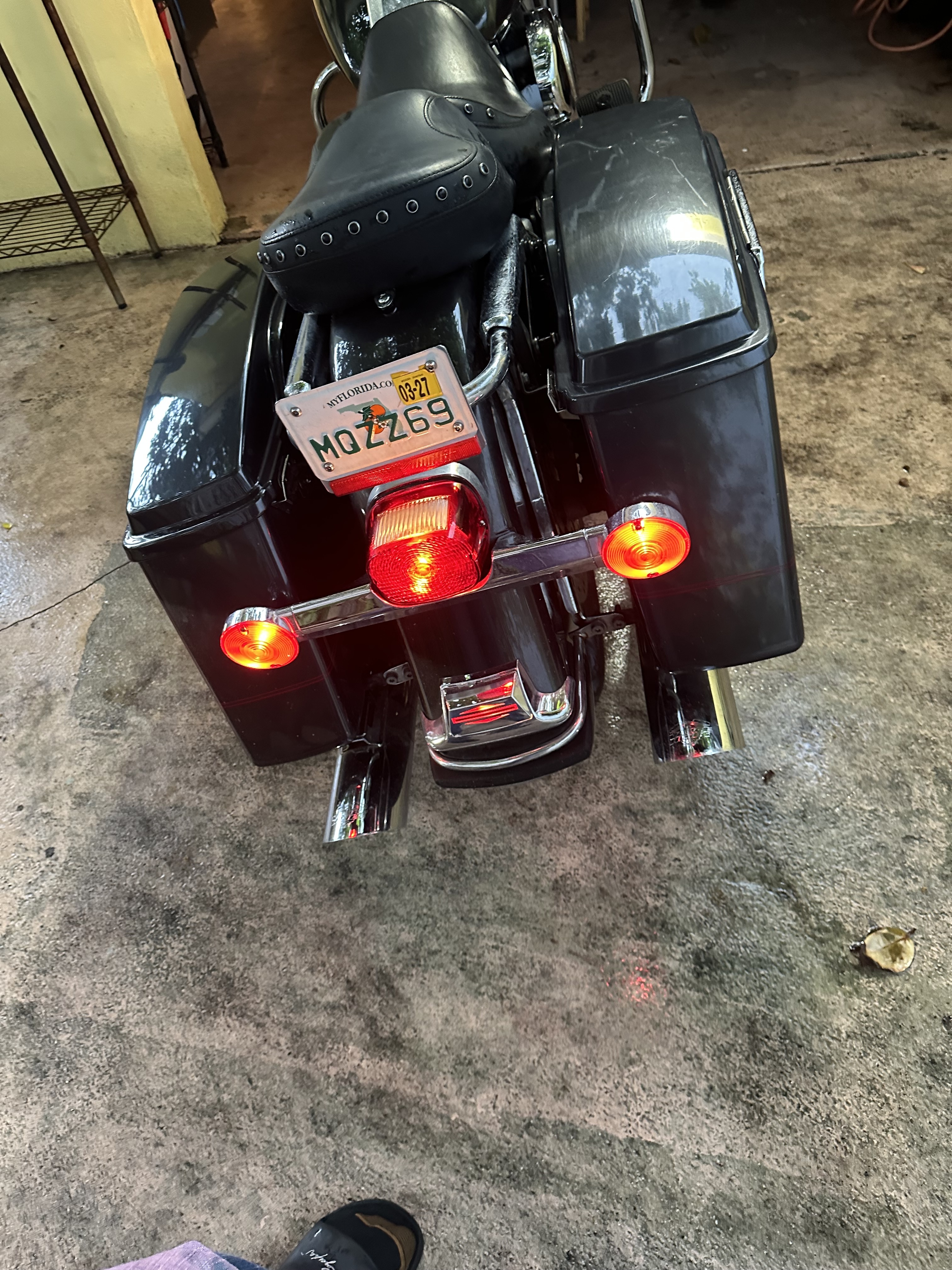 2005 Harley-Davidson ROAD KING CLASSIC in miami FL