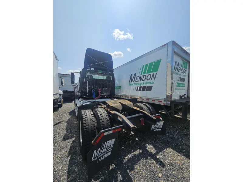 2017 FREIGHTLINER T1