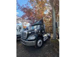 2017 FREIGHTLINER T1